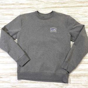 Patagonia mens S Small regular fit logo gray crewneck pullover sweatshirt EUC